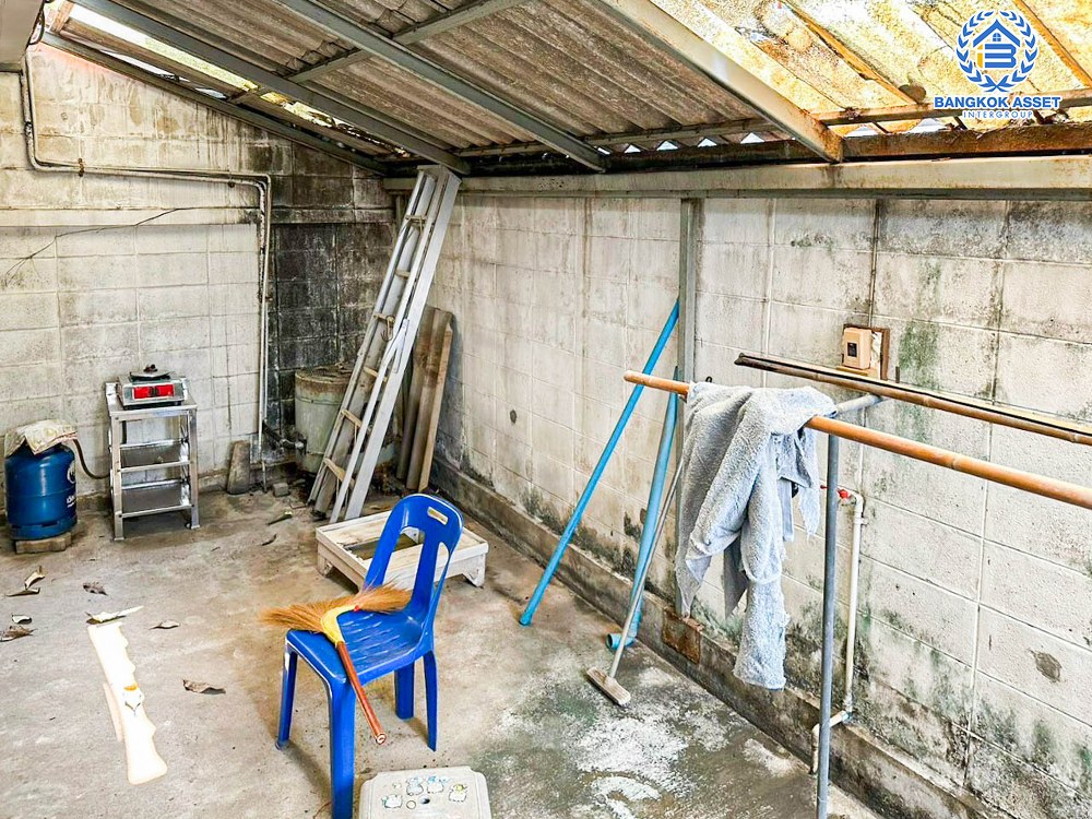 ทาวน์เฮ้าส์มือสอง ซอยจรัญสนิทวงศ์44 เนื้อที่ 30 ตร.ว. ฟังก์ชัน 3 ห้องนอน 2 ห้องน้ำ 1 ที่จอดรถ สภาพดี ทำเลเมือง เดินทางสะดวก ขายราคาถูก เชื่อมต่อถนนวงศ์สว่าง ถนนสิรินธร ถนนราชวิถี ถนนบรมราชชนนี ใกล้รถไฟฟ้า MRT "สถานีบางยี่ขัน" จองเลย!