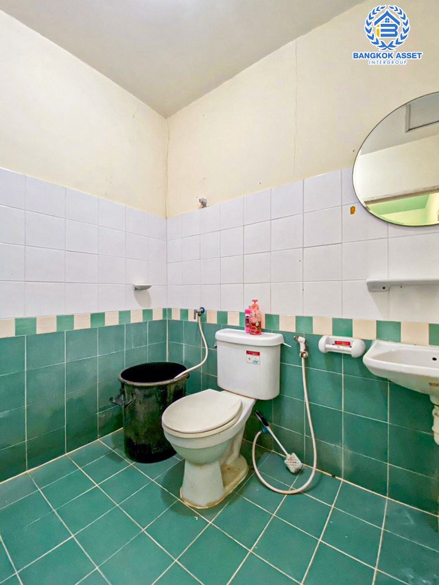 ทาวน์เฮ้าส์มือสองปทุมธานี หมู่บ้าน พฤกษา32 ลำลูกกา เนื้อที่ 16 ตร.ว. ฟังก์ชัน 2 ห้องนอน 2 ห้องน้ำ 1 ที่จอดรถ แถมฟรี! 1 เครื่องปรับอากาศ และปั๊มน้ำพร้อมแทงค์น้ำ บนทำเลเข้ากรุงเทพฯ และออกต่างจังหวัดได้สบาย เชื่อมต่อถนนลำลูกกา, ถนนกาญจนาภิเษก, ถนนพหลโยธิน จองเลย!