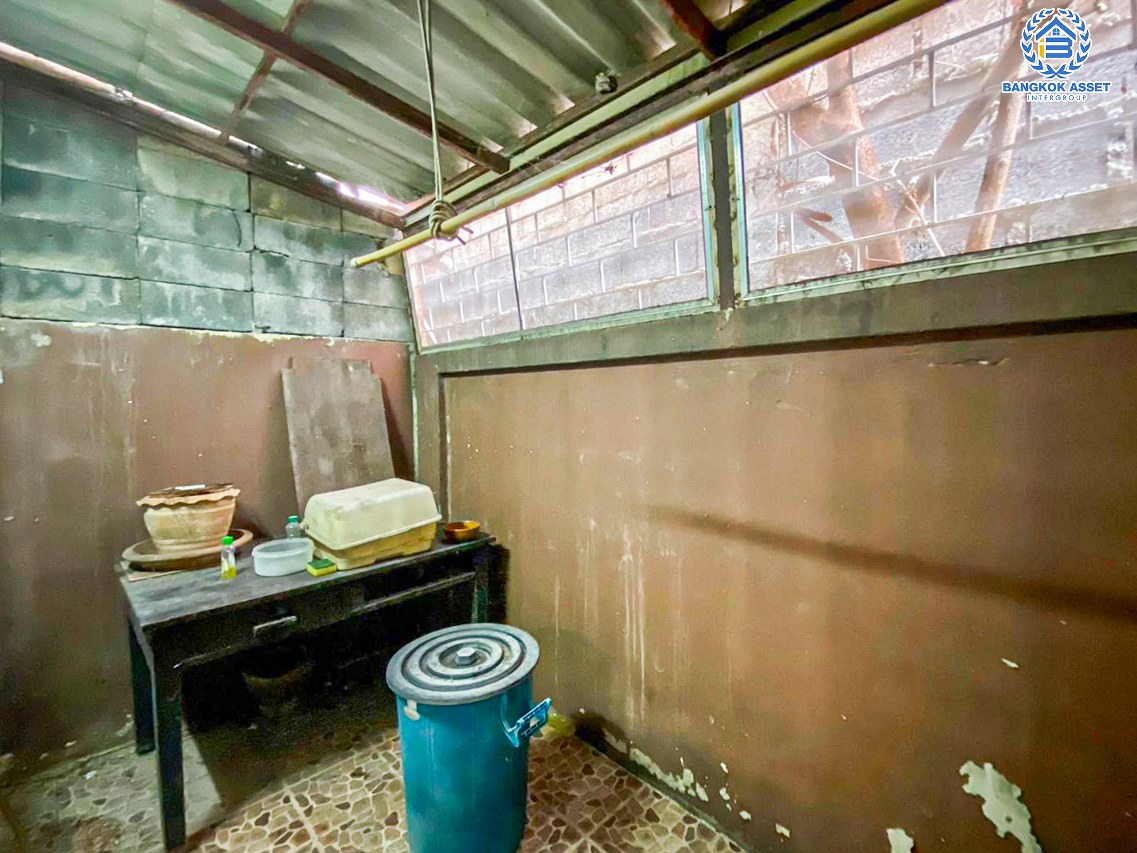 ทาวน์เฮ้าส์มือสองปทุมธานี หมู่บ้าน พฤกษา32 ลำลูกกา เนื้อที่ 16 ตร.ว. ฟังก์ชัน 2 ห้องนอน 2 ห้องน้ำ 1 ที่จอดรถ แถมฟรี! 1 เครื่องปรับอากาศ และปั๊มน้ำพร้อมแทงค์น้ำ บนทำเลเข้ากรุงเทพฯ และออกต่างจังหวัดได้สบาย เชื่อมต่อถนนลำลูกกา, ถนนกาญจนาภิเษก, ถนนพหลโยธิน จองเลย!