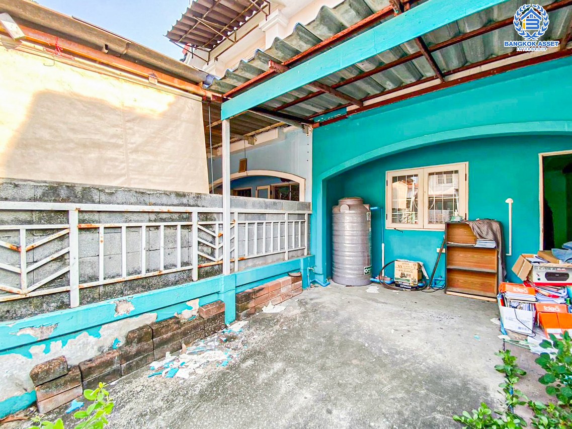 ทาวน์เฮ้าส์มือสองปทุมธานี หมู่บ้าน พฤกษา32 ลำลูกกา เนื้อที่ 16 ตร.ว. ฟังก์ชัน 2 ห้องนอน 2 ห้องน้ำ 1 ที่จอดรถ แถมฟรี! 1 เครื่องปรับอากาศ และปั๊มน้ำพร้อมแทงค์น้ำ บนทำเลเข้ากรุงเทพฯ และออกต่างจังหวัดได้สบาย เชื่อมต่อถนนลำลูกกา, ถนนกาญจนาภิเษก, ถนนพหลโยธิน จองเลย!