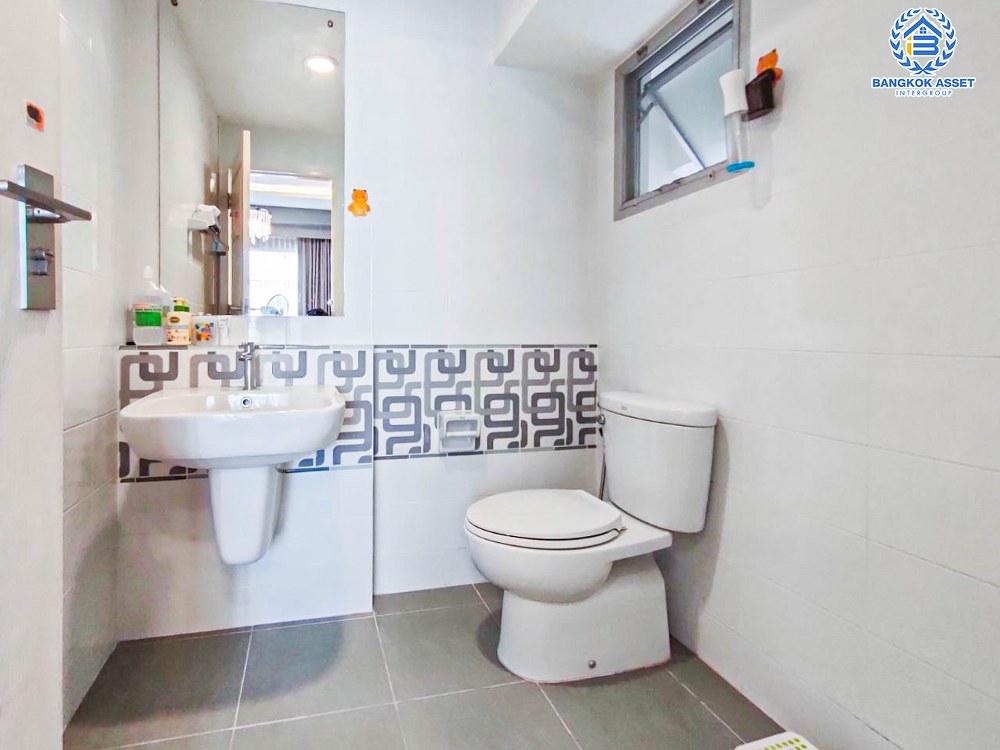 *****บ้านแฝดมือสอง โครงการ เดอะเทอเรส เพชรเกษม63 หลังมุม เนื้อที่48.20 ตร.ว. ฟังก์ชัน 3 ห้องนอน 2 ห้องน้ำ 2 ที่จอดรถ บ้านคุณภาพจาก L&H ให้ความรู้สึกเหมือนบ้านเดี่ยว บนทำเลเดินทางสะดวก ใกล้รถไฟฟ้าสายสีน้ำเงิน "สถานีหลักสอง" และจุดขึ้นทางด่วน "พระราม2"