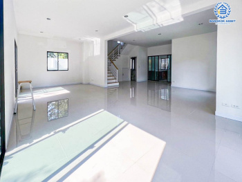 *****บ้านเดี่ยวมือสอง โครงการ ดีไลท์ บางนา-ศรีนครินทร์ หลังมุม เนื้อที่ 60.30 ตร.ว. ฟังก์ชัน 4 ห้องนอน 2 ห้องน้ำ 2 ที่จอดรถ พื้นที่รอบบ้านกว้าง สภาพภายในดีมาก บนทำเลเดินทางสะดวก เชื่อมต่อถนนเลียบคลองสำโรง ถนนวงแหวนรอบนอก(ฝั่งตะวันออก) ใกล้จุดขึ้นทางพิเศษบูรพาวิถี