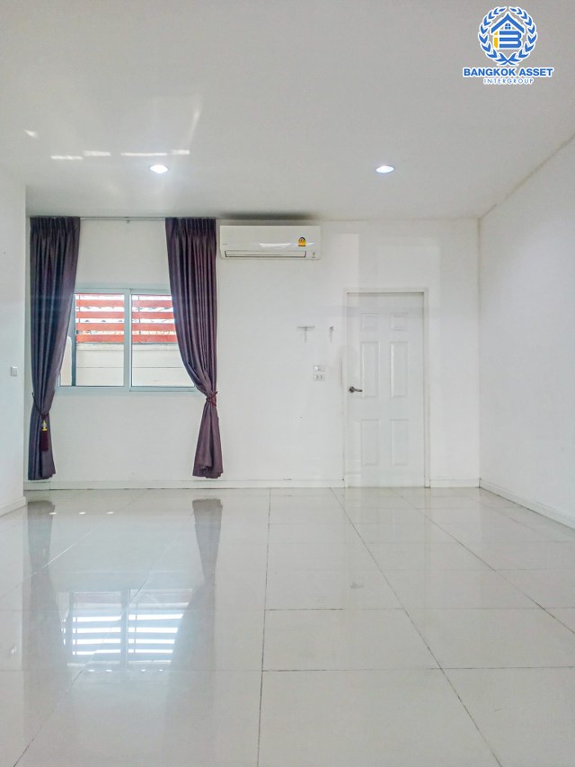 *****ทาวน์เฮ้าส์มือสองนนทบุรี โครงการ ภูมิธารา1 กาญจนาภิเษก-บางบัวทอง หลังมุม เนื้อที่กว้างเกือบ 20 ตร.ว. ฟังก์ชัน 3 ห้องนอน 2 ห้องน้ำ 2 ที่จอดรถ แถมฟรี! 2 เครื่องปรับอากาศ และปั๊มน้ำพร้อมแทงค์น้ำ บนทำเลแห่งการเดินทาง ใกล้รถไฟฟ้าสายสีม่วง "สถานีคลองบางไผ่" และจุดขึ้นทางด่วน "ศรีรัช"