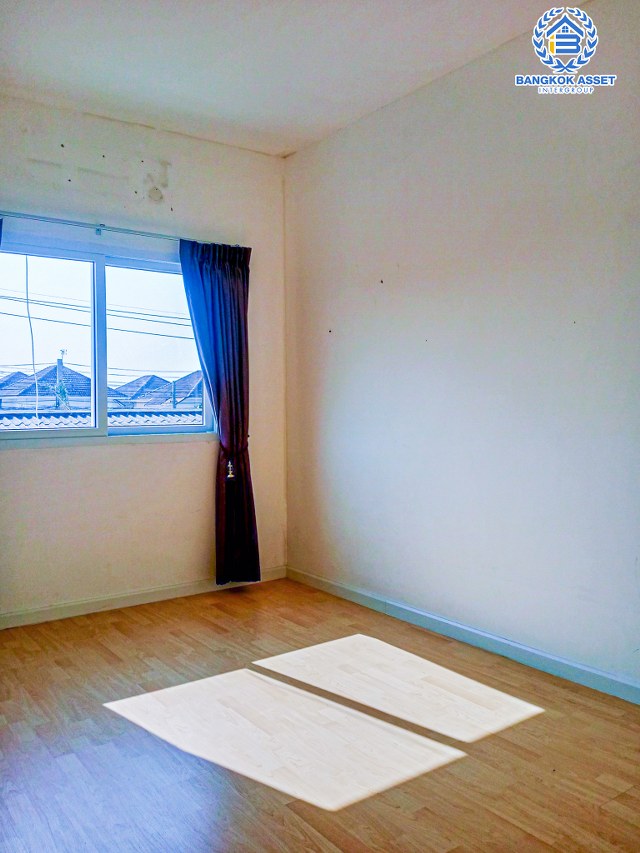 *****ทาวน์เฮ้าส์มือสองนนทบุรี โครงการ ภูมิธารา1 กาญจนาภิเษก-บางบัวทอง หลังมุม เนื้อที่กว้างเกือบ 20 ตร.ว. ฟังก์ชัน 3 ห้องนอน 2 ห้องน้ำ 2 ที่จอดรถ แถมฟรี! 2 เครื่องปรับอากาศ และปั๊มน้ำพร้อมแทงค์น้ำ บนทำเลแห่งการเดินทาง ใกล้รถไฟฟ้าสายสีม่วง "สถานีคลองบางไผ่" และจุดขึ้นทางด่วน "ศรีรัช"