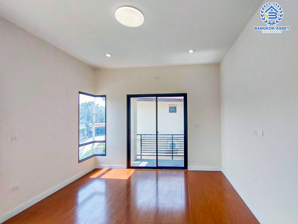 *****บ้านเดี่ยวมือหนึ่ง โครงการ ภานุวัชร2 รัตนาธิเบศร์-ท่าอิฐ เนื้อที่ 77.10 ตร.ว. ฟังก์ชัน 3 ห้องนอน 3 ห้องน้ำ 2 ที่จอดรถ สภาพเหมือนมือหนึ่ง บนทำเลเดินทางสะดวก เข้า-ออกได้ทั้งถนนรัตนาธิเบศร์ ถนนราชพฤกษ์ ใกล้รถไฟฟ้าสายสีม่วง "สถานีไทรม้า" และทางด่วน "ศรีรัช"