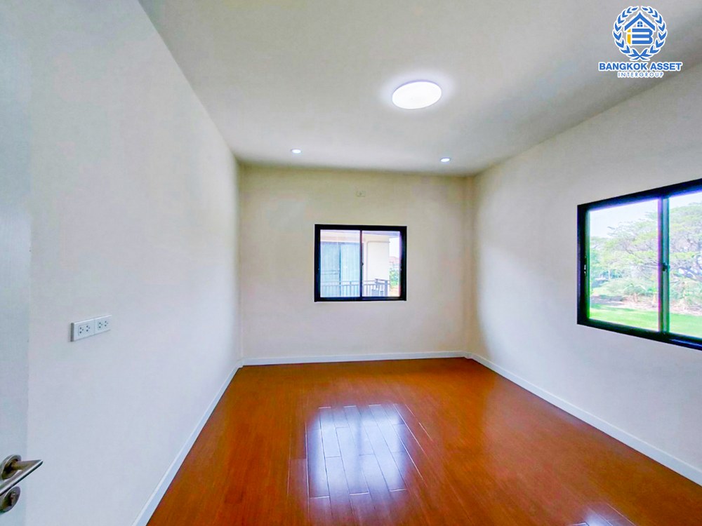 *****บ้านเดี่ยวมือหนึ่ง โครงการ ภานุวัชร2 รัตนาธิเบศร์-ท่าอิฐ เนื้อที่ 77.10 ตร.ว. ฟังก์ชัน 3 ห้องนอน 3 ห้องน้ำ 2 ที่จอดรถ สภาพเหมือนมือหนึ่ง บนทำเลเดินทางสะดวก เข้า-ออกได้ทั้งถนนรัตนาธิเบศร์ ถนนราชพฤกษ์ ใกล้รถไฟฟ้าสายสีม่วง "สถานีไทรม้า" และทางด่วน "ศรีรัช"