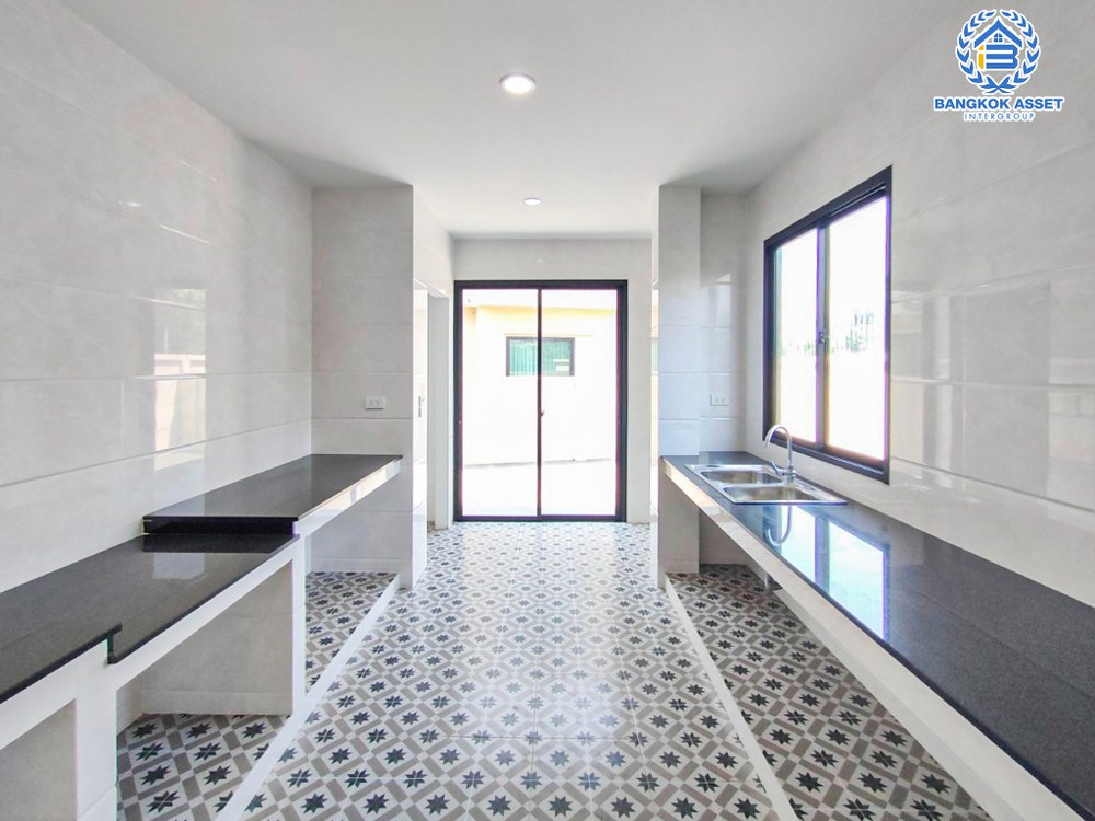 *****บ้านเดี่ยวมือหนึ่ง โครงการ ภานุวัชร2 รัตนาธิเบศร์-ท่าอิฐ เนื้อที่ 77.10 ตร.ว. ฟังก์ชัน 3 ห้องนอน 3 ห้องน้ำ 2 ที่จอดรถ สภาพเหมือนมือหนึ่ง บนทำเลเดินทางสะดวก เข้า-ออกได้ทั้งถนนรัตนาธิเบศร์ ถนนราชพฤกษ์ ใกล้รถไฟฟ้าสายสีม่วง "สถานีไทรม้า" และทางด่วน "ศรีรัช"