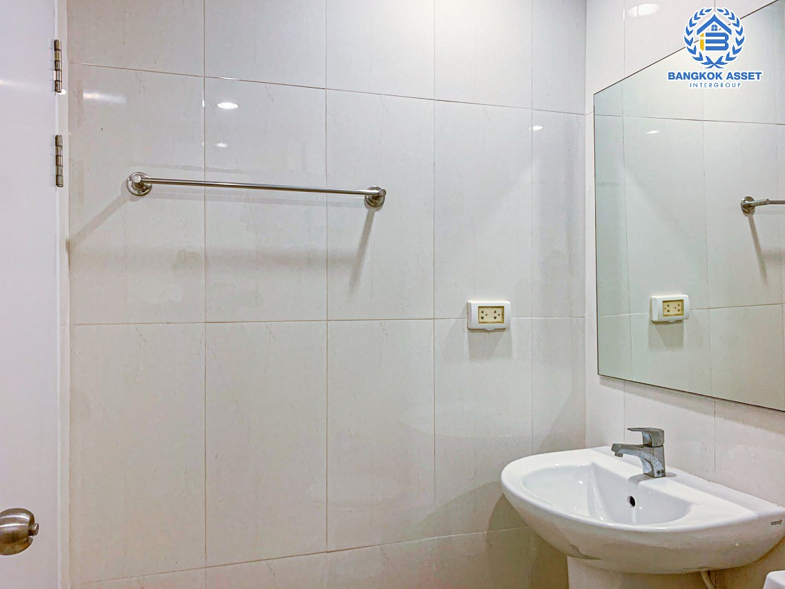 *****คอนโดมิเนียมมือสองกรุงเทพมหานคร โครงการ ไอคอนโด เพชรเกษม39 เนื้อที่ 24.18 ตร.ม. ฟังก์ชัน 1 ห้องนอน 1 ห้องน้ำ บรรยากาศเงียบสงบ แถมฟรี! 2 เครื่องปรับอากาศ 1 เครื่องทำน้ำอุ่น และเฟอร์นิเจอร์ บนทำเลใกล้ซีคอนบางแค เพียง 850 เมตรก็ถึงรถไฟฟ้าสายสีน้ำเงิน "สถานีภาษีเจริญ"