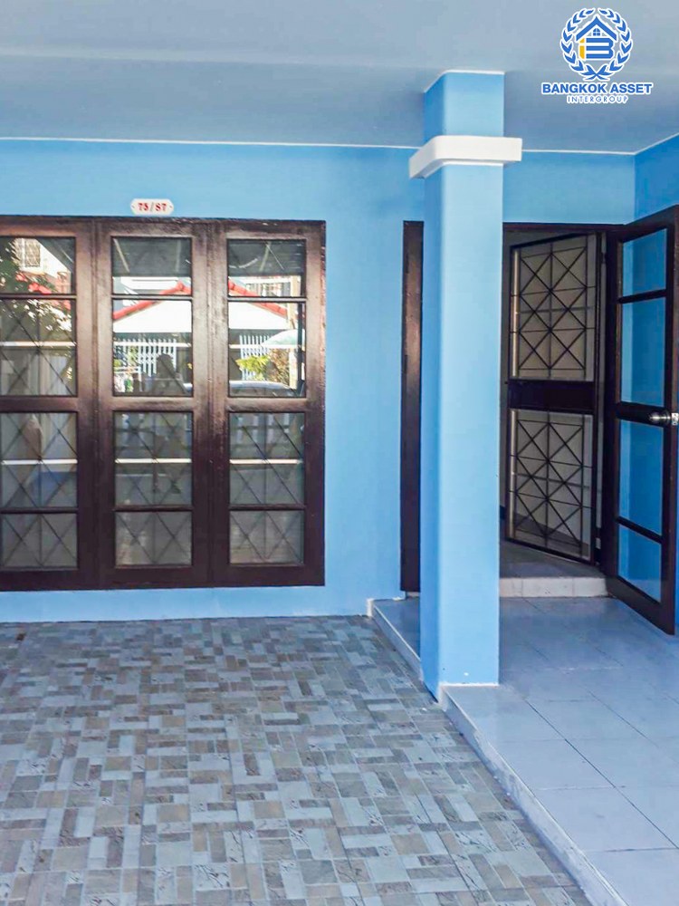 *****ทาวน์เฮ้าส์มือสอง โครงการ นครทองปาร์ควิว3 บางบัวทอง-สุพรรณบุรี เนื้อที่ 17 ตร.ว. ฟังก์ชัน 2 ห้องนอน 2 ห้องน้ำ 1 ที่จอดรถ บ้านสภาพดี บนทำเลเดินทางสะดวก เชื่อมต่อถนนบางบัวทอง-สุพรรณบุรี ถนนกาญจนาภิเษก ใกล้รถไฟฟ้าสายสีม่วง "สถานีคลองบางไผ่"