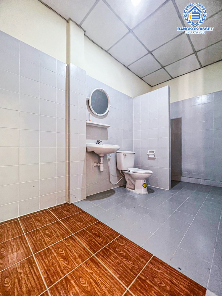 *****ทาวน์เฮ้าส์มือสอง โครงการ นครทองปาร์ควิว3 บางบัวทอง-สุพรรณบุรี เนื้อที่ 17 ตร.ว. ฟังก์ชัน 2 ห้องนอน 2 ห้องน้ำ 1 ที่จอดรถ บ้านสภาพดี บนทำเลเดินทางสะดวก เชื่อมต่อถนนบางบัวทอง-สุพรรณบุรี ถนนกาญจนาภิเษก ใกล้รถไฟฟ้าสายสีม่วง "สถานีคลองบางไผ่"