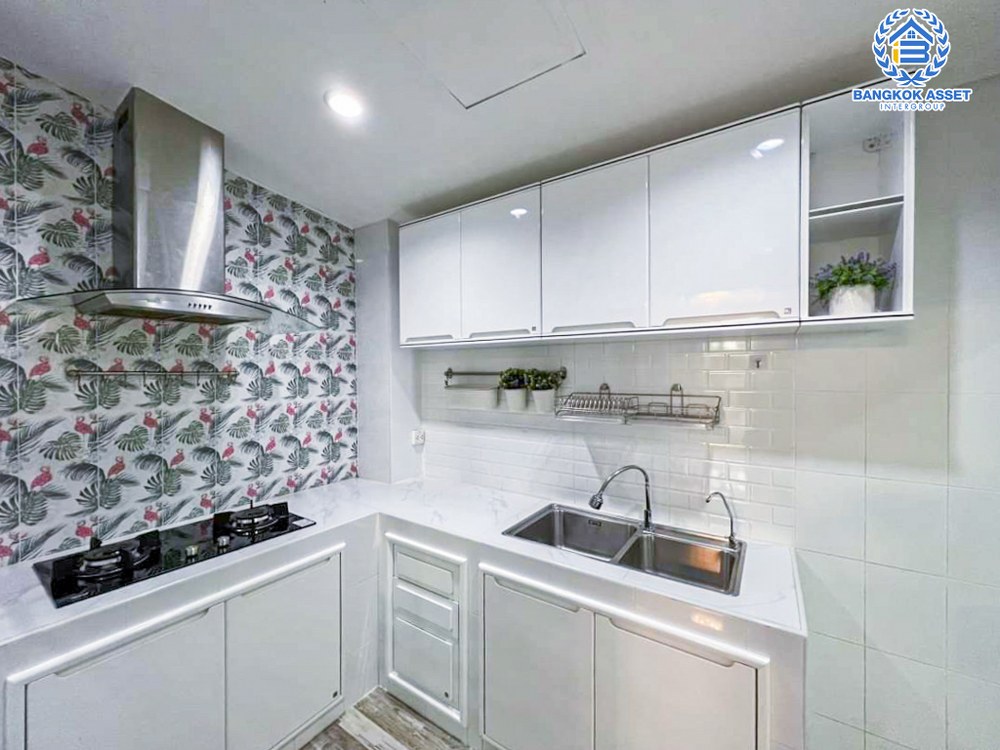 *****ทาวน์เฮ้าส์มือสอง โครงการ โกลเด้นทาวน์ รามอินทรา-คู้บอน เนื้อที่ 16.40 ตร.ว. ฟังก์ชัน 3 ห้องนอน 2 ห้องน้ำ 1 ที่จอดรถ บนทำเลเดินทางสะดวก เชื่อมต่อถนนรามอินทรา ถนนกาญจนาภิเษก ถนนคู้บอน ใกล้รถไฟฟ้าสายสีชมพู "สถานีคู้บอน" และจุดขึ้นทางด่วน "รามอินทรา-อาจณรงค์"