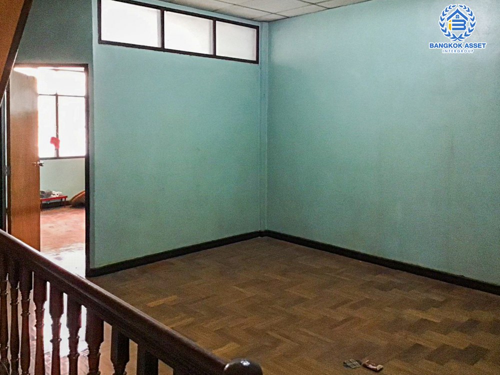 *****ทาวน์เฮ้าส์มือสอง โครงการ พระปิ่น1 บรมราชชนนี4 เนื้อที่ 25 ตร.ว. ฟังก์ชัน 4 ห้องนอน 3 ห้องน้ำ 2 ที่จอดรถ ทาวน์เฮ้าส์ 3 ชั้น บนย่านธุรกิจ การเดินทางสะดวกสบาย เชื่อมต่อถนนบรมราชชนนี ใกล้รถไฟฟ้าสีแดง "สถานีบางบำหรุ" และทางด่วน "ศรีรัช-วงแหวนรอบนอก"