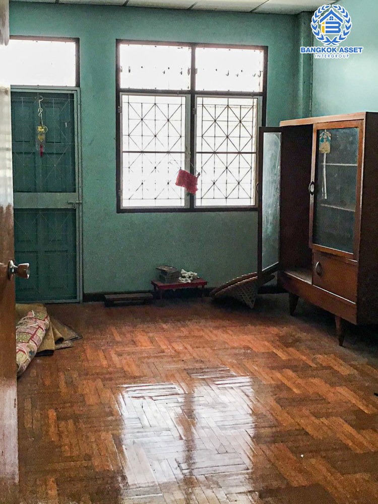 *****ทาวน์เฮ้าส์มือสอง โครงการ พระปิ่น1 บรมราชชนนี4 เนื้อที่ 25 ตร.ว. ฟังก์ชัน 4 ห้องนอน 3 ห้องน้ำ 2 ที่จอดรถ ทาวน์เฮ้าส์ 3 ชั้น บนย่านธุรกิจ การเดินทางสะดวกสบาย เชื่อมต่อถนนบรมราชชนนี ใกล้รถไฟฟ้าสีแดง "สถานีบางบำหรุ" และทางด่วน "ศรีรัช-วงแหวนรอบนอก"