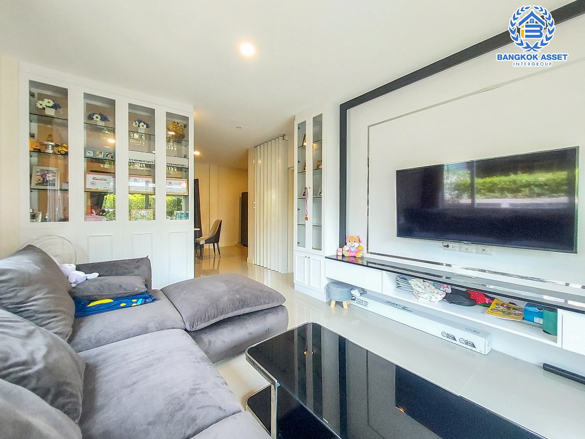 *****บ้านเดี่ยวมือสองปทุมธานี โครงการ เซนโทร ชัยพฤกษ์345 เนื้อที่กว้างเกือบ 51 ตร.ว. ฟังก์ชัน 4 ห้องนอน 3 ห้องน้ำ 2 ที่จอดรถ แถมฟรี! 3 เครื่องปรับอากาศ 1 เครื่องทำน้ำอุ่น บนทำเลแห่งการเดินทาง เชื่อมต่อถนน 345, ถนนสะพานนนทบุรี – บางบัวทอง, ถนนศรีสมาน จองด่วน!