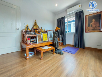 *****บ้านเดี่ยวมือสองปทุมธานี โครงการ เซนโทร ชัยพฤกษ์345 เนื้อที่กว้างเกือบ 51 ตร.ว. ฟังก์ชัน 4 ห้องนอน 3 ห้องน้ำ 2 ที่จอดรถ แถมฟรี! 3 เครื่องปรับอากาศ 1 เครื่องทำน้ำอุ่น บนทำเลแห่งการเดินทาง เชื่อมต่อถนน 345, ถนนสะพานนนทบุรี – บางบัวทอง, ถนนศรีสมาน จองด่วน!