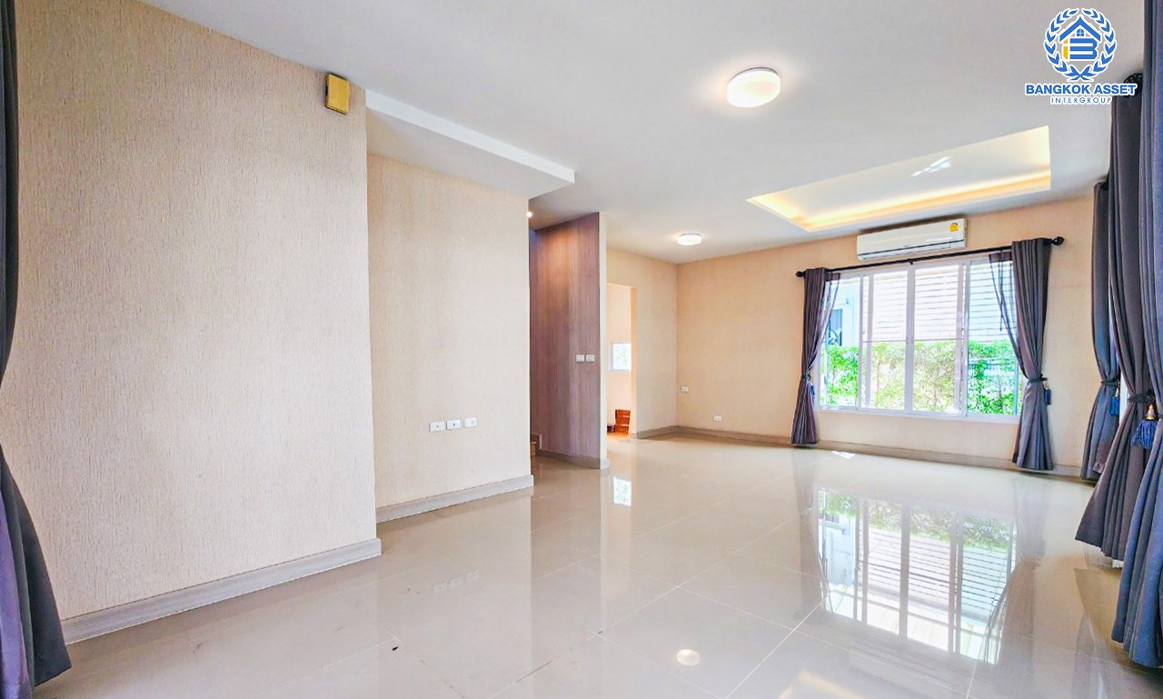 บ้านแฝดมือสองนครปฐม โครงการ อิคอนเนเจอร์ ศาลายา เนื้อที่กว้าง 37.1 ตร.ว. ฟังก์ชัน 3 ห้องนอน 3 ห้องน้ำ 2 ที่จอดรถ บ้านไม่เคยเข้าอยู่ ต่อเติมหลังคา และภายในเรียบร้อย บนทำเลติด ถนนศาลายา-นครชัยศรี เชื่อมต่อ ถนนพุทธมณฑลสาย 5, ถนนบรมราชชนนี ใกล้ ม.มหามกุฏฯ ศาลายา