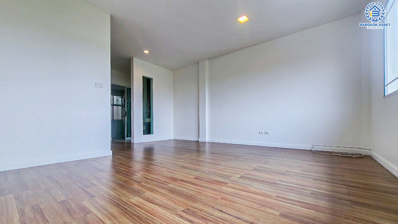 ทาวน์โฮมมือสองนนทบุรี โครงการ เดอะเทอเรส ติวานนท์ หลังมุม! เนื้อที่กว้าง 22 ตร.ว. ฟังก์ชัน 3 ห้องนอน 4 ห้องน้ำ 2 ที่จอดรถ แถมฟรี! 2 เครื่องทำน้ำอุ่น บนทำเลเยี่ยม เชื่อมต่อถนนติวานนท์, ถนนรัตนาธิเบศร์ 800 เมตรถึงรถไฟฟ้าสายสีม่วง "สถานีกระทรวงสาธารณะสุข" แถมใกล้ทางด่วน "งามวงศ์วาน" จองเลย!