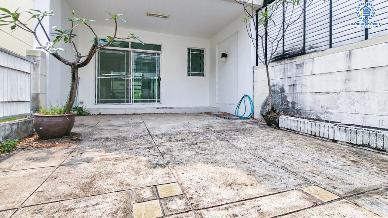 ทาวน์โฮมมือสองนนทบุรี โครงการ เดอะเทอเรส ติวานนท์ หลังมุม! เนื้อที่กว้าง 22 ตร.ว. ฟังก์ชัน 3 ห้องนอน 4 ห้องน้ำ 2 ที่จอดรถ แถมฟรี! 2 เครื่องทำน้ำอุ่น บนทำเลเยี่ยม เชื่อมต่อถนนติวานนท์, ถนนรัตนาธิเบศร์ 800 เมตรถึงรถไฟฟ้าสายสีม่วง "สถานีกระทรวงสาธารณะสุข" แถมใกล้ทางด่วน "งามวงศ์วาน" จองเลย!