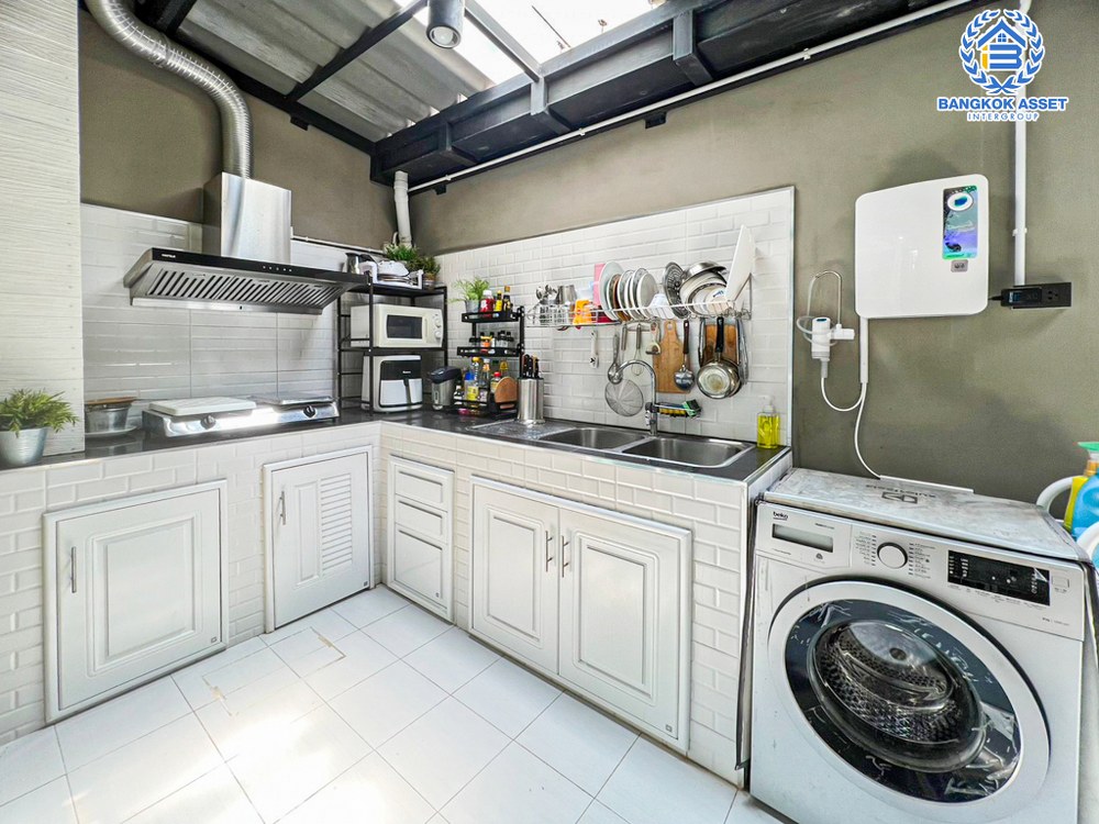 *****ทาวน์เฮ้าส์มือสอง โครงการ คิวดิสทริค สุขสวัสดิ์-วงแหวนพระราม3 เนื้อที่ 18.40 ตร.ว. ฟังก์ชัน 3 ห้องนอน 2 ห้องน้ำ 2 ที่จอดรถ ภายในสภาพดีมาก บนทำเลเดินทางสะดวก เชื่อมต่อถนนสุขสวัสดิ์ ถนนกาญจณาภิเษก ใกล้เซ็นทรัล พระราม2  และจุดขึ้นทางด่วน "สุขสวัสดิ์"