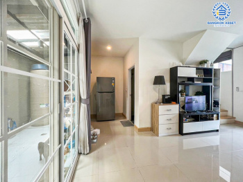 *****ทาวน์เฮ้าส์มือสอง โครงการ คิวดิสทริค สุขสวัสดิ์-วงแหวนพระราม3 เนื้อที่ 18.40 ตร.ว. ฟังก์ชัน 3 ห้องนอน 2 ห้องน้ำ 2 ที่จอดรถ ภายในสภาพดีมาก บนทำเลเดินทางสะดวก เชื่อมต่อถนนสุขสวัสดิ์ ถนนกาญจณาภิเษก ใกล้เซ็นทรัล พระราม2  และจุดขึ้นทางด่วน "สุขสวัสดิ์"