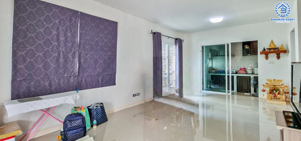 บ้านแฝดมือสอง โครงการ แกรนด์พลีโน่ สุขสวัสดิ์ ใกล้ถนนเมน เนื้อที่ 35.70 ตร.ว. ฟังก์ชัน 3 ห้องนอน 2 ห้องน้ำ 2 ที่จอดรถ พื้นที่กว้าง หน้าบ้านไม่ชนใคร พร้อมเข้าอยู่ บนทำเลเดินทางสะดวก เชื่อมต่อถนนประชาอุทิศ ถนนพุทธบูชา ถนนพระราม2 ใกล้รถไฟฟ้าสายสีม่วง และจุดขึ้นทางด่วน "สุขสวัสดิ์"...