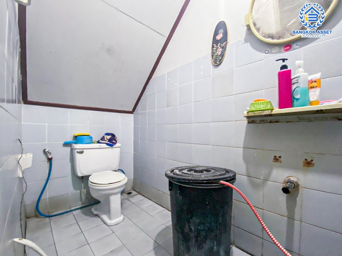 *****ทาวน์เฮ้าส์มือสองนนทบุรี หมู่บ้าน มนวดีพาร์ค วัดลาดปลาดุก เนื้อที่ 16 ตร.ว. ฟังก์ชัน 3 ห้องนอน 2 ห้องน้ำ 1 ที่จอดรถ บ้านพร้อมเข้าอยู่ บนทำเลเชื่อมต่อ ถนนกาญจนาภิเษก, ถนนรัตนาธิเบศร์ ใกล้รถไฟฟ้าสายสีม่วง "สถานีคลองบางไผ่" และทางด่วน "ศรีรัช" ห้ามพลาด!