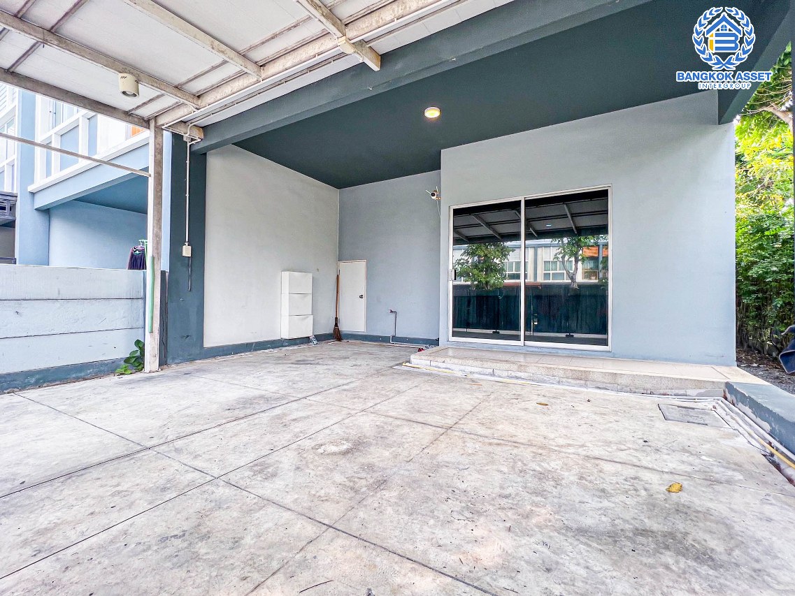 *****ทาวน์เฮ้าส์มือสองนนทบุรี โครงการ ลุมพินี ทาวน์วิลล์ ราชพฤกษ์-ปิ่นเกล้า หลังมุม! เนื้อที่กว้างถึง 23 ตร.ว. ฟังก์ชัน 3 ห้องนอน 2 ห้องน้ำ 2 ที่จอดรถ บ้านเนื้อที่เยอะ สภาพสวยมาก บนทำเลศักยภาพ ใกล้รถไฟฟ้าสายสีแดง "สถานีบางบำหรุ" และทางด่วน "ศรีรัช-วงแหวนรอบนอก" ห้ามพลาด!