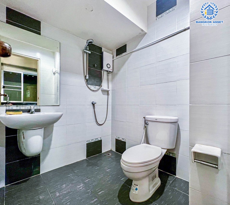 *****ทาวน์เฮ้าส์มือสองนนทบุรี โครงการ ลุมพินี ทาวน์วิลล์ ราชพฤกษ์-ปิ่นเกล้า หลังมุม! เนื้อที่กว้างถึง 23 ตร.ว. ฟังก์ชัน 3 ห้องนอน 2 ห้องน้ำ 2 ที่จอดรถ บ้านเนื้อที่เยอะ สภาพสวยมาก บนทำเลศักยภาพ ใกล้รถไฟฟ้าสายสีแดง "สถานีบางบำหรุ" และทางด่วน "ศรีรัช-วงแหวนรอบนอก" ห้ามพลาด!