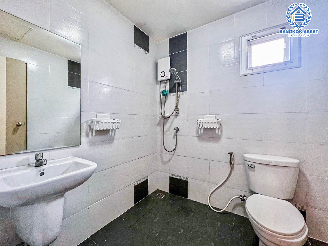 *****ทาวน์เฮ้าส์มือสองนนทบุรี โครงการ ลุมพินี ทาวน์วิลล์ ราชพฤกษ์-ปิ่นเกล้า หลังมุม! เนื้อที่กว้างถึง 23 ตร.ว. ฟังก์ชัน 3 ห้องนอน 2 ห้องน้ำ 2 ที่จอดรถ บ้านเนื้อที่เยอะ สภาพสวยมาก บนทำเลศักยภาพ ใกล้รถไฟฟ้าสายสีแดง "สถานีบางบำหรุ" และทางด่วน "ศรีรัช-วงแหวนรอบนอก" ห้ามพลาด!