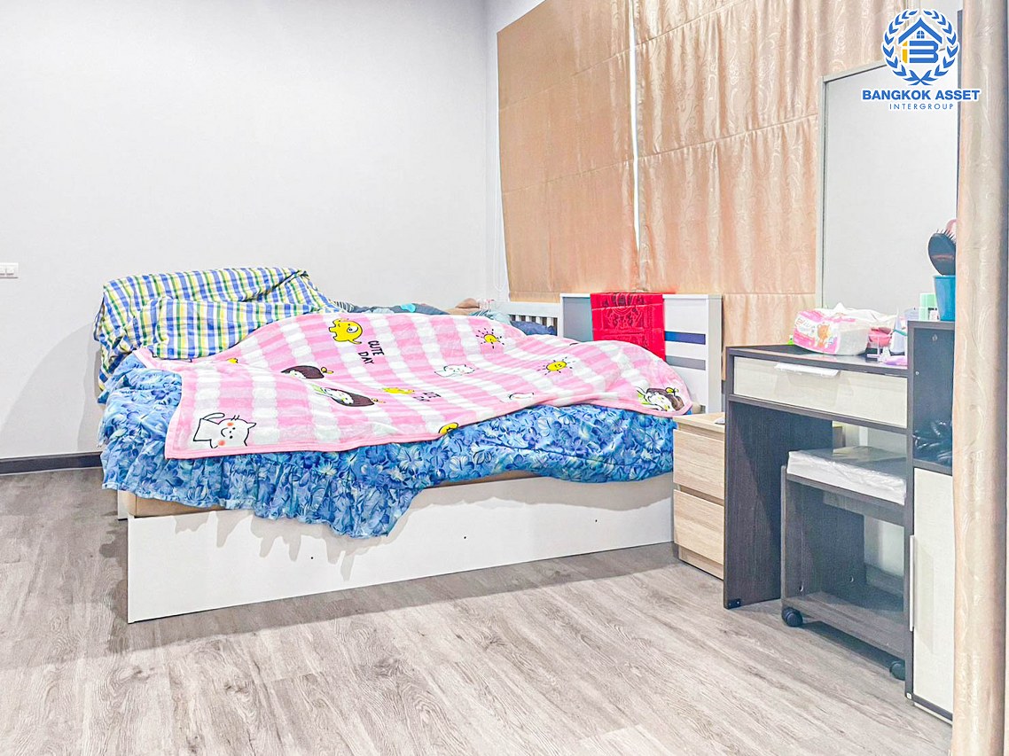 *****ทาวน์เฮ้าส์มือสองกรุงเทพมหานคร โครงการ เอสเกตทาวน์ เพชรเกษม69 หลังมุม เนื้อที่กว้าง 21 ตร.ว. ฟังก์ชัน 3 ห้องนอน 2 ห้องน้ำ 1 ที่จอดรถ บ้านสภาพใหม่ เหมือนมือหนึ่ง บิวท์อินพร้อม ใกล้หน้าโครงการ บนทำเลติดถนนเลียบคลองภาษีเจริญฝั่งเหนือ ใกล้รถไฟฟ้าสายสีน้ำเงิน "สถานีหลักสอง"