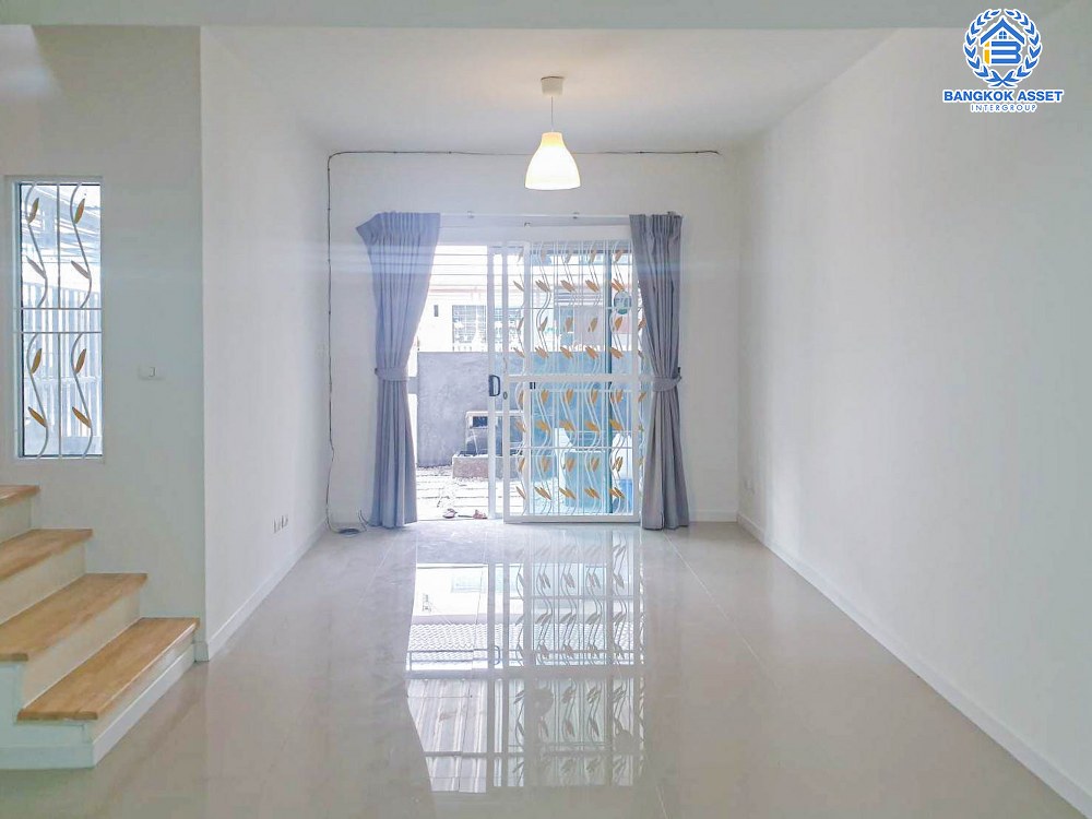 *****ทาวน์เฮ้าส์มือสอง โครงการ พฤกษา95/2 ซอยกันตนา เนื้อที่ 17.40 ตร.ว. ฟังก์ชัน 3 ห้องนอน 2 ห้องน้ำ 1 ที่จอดรถ บ้านสภาพเหมือนใหม่ พร้อมเข้าอยู่ บนทำเลเดินทางสะดวก เชื่อมต่อถนนบางใหญ่-บางคูลัด ถนนกาญจนาภิเษก ถนนนครอินทร์ ใกล้เซ็นทรัลเวสต์เกต และจุดขึ้นทางด่วน "ศรีรัช"