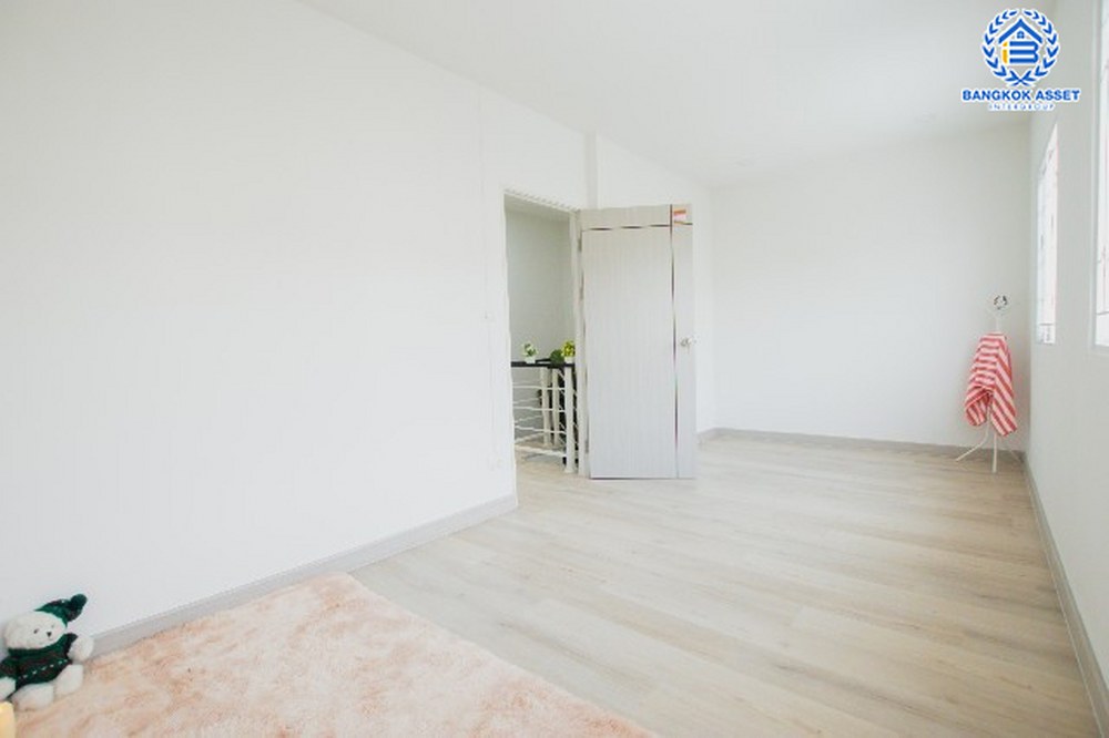 *****ทาวน์เฮ้ามือสอง โครงการ พฤกษา71 กรุงเทพฯ-ปทุมธานี เนื้อที่ 17.70 ตร.ว. ฟังก์ชัน 3 ห้องนอน 2 ห้องน้ำ 1 ที่จอดรถ หน้าบ้านกว้าง ให้ความรู้สึกเสมือนทาวน์เฮาส์ขนาดใหญ่ การเดินทางสะดวกสบาย เชื่อมต่อถนนราชพฤกษ์ ถนน345 และถนนรังสิต-ปทุมธานี จองเลย!