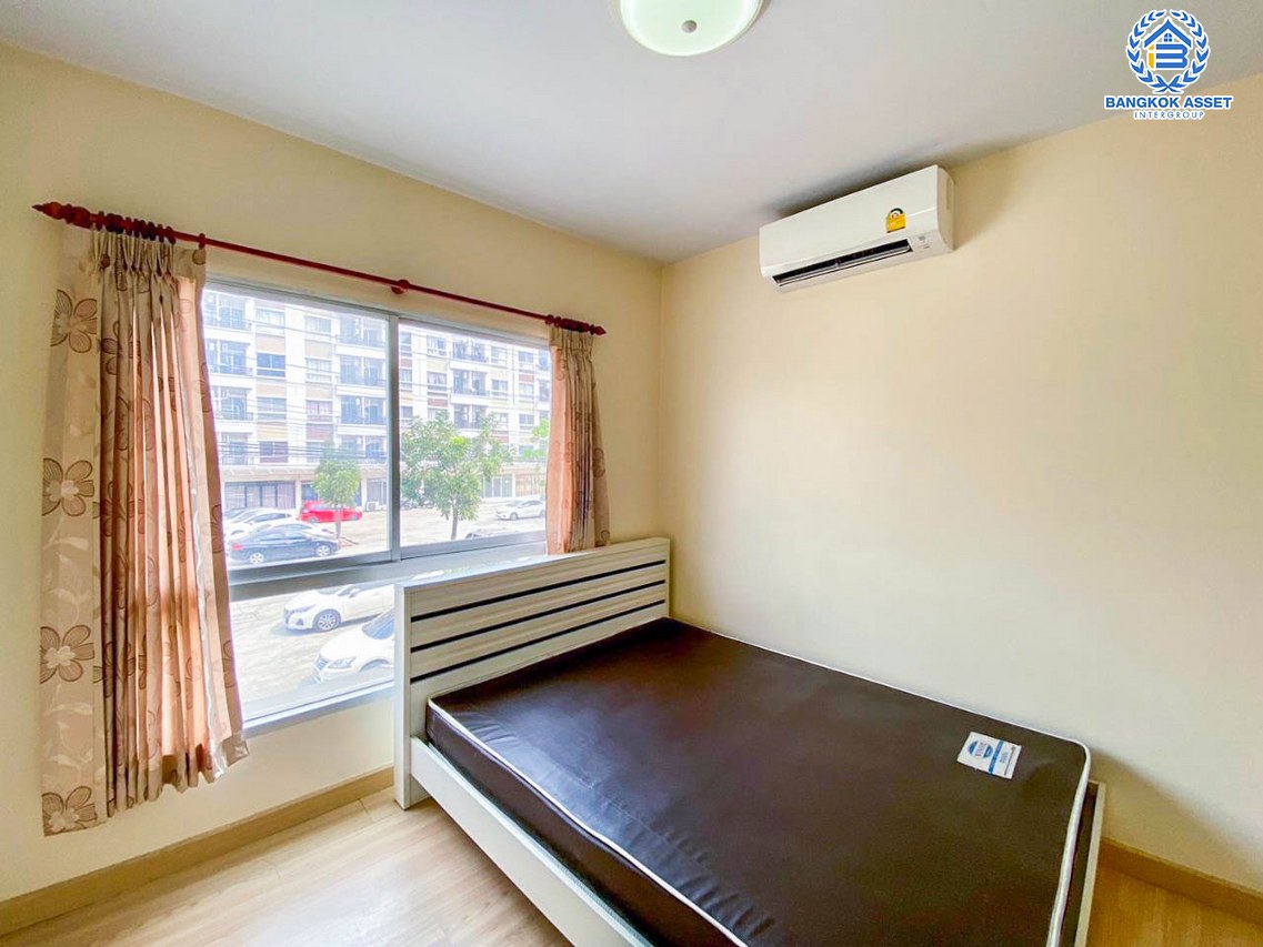 *****คอนโดมิเนียมมือสองปทุมธานี โครงการ เดอะคิทท์ คลองหลวง ห้องมุม เนื้อที่เกือบ 29 ตร.ม. ฟังก์ชัน 1 ห้องนอน 1 ห้องน้ำ 1 ที่จอดรถ แถมฟรี! 1 เครื่องปรับอากาศ และ 1 เครื่องทำน้ำอุ่น บนทำเลแห่งการเดินทาง เชื่อมต่อถนนคลองหลวง, ถนนพหลโยธิน ใกล้ฟิวเจอร์พาร์ค รังสิต