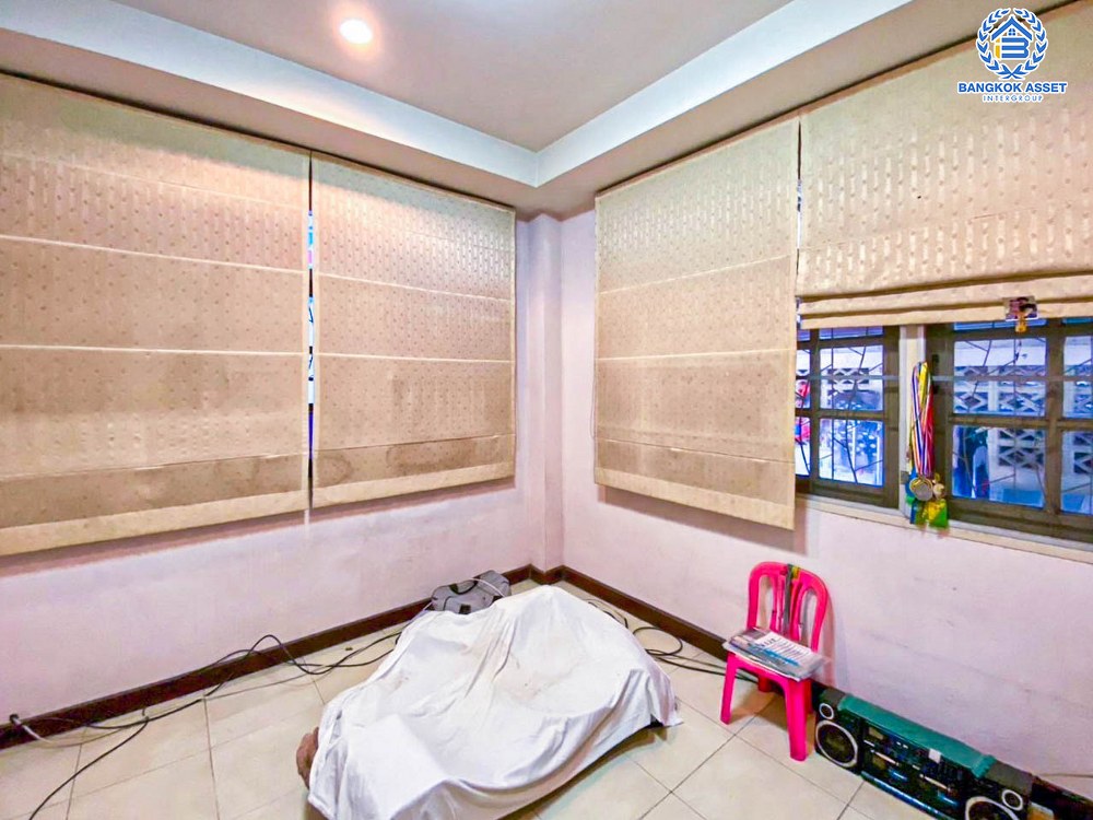 *****บ้านเดี่ยวมือสอง โครงการ คลองกุ่มนิเวศน์ เสรีไทย เนื้อที่ 50 ตร.ว. ฟังก์ชัน 4 ห้องนอน 3 ห้องน้ำ 3 ที่จอดรถ พื้นที่กว้างกว้าง ครอบครัวใหญ่อยู่สบาย บนทำเลเดินทางสะดวก เชื่อมต่อถนนวงแหวน(ฝั่งตะวันออก) ถนนเสรีไทย ใกล้รถไฟฟ้าสายสีเหลือง "สถานีหัวหมาก"