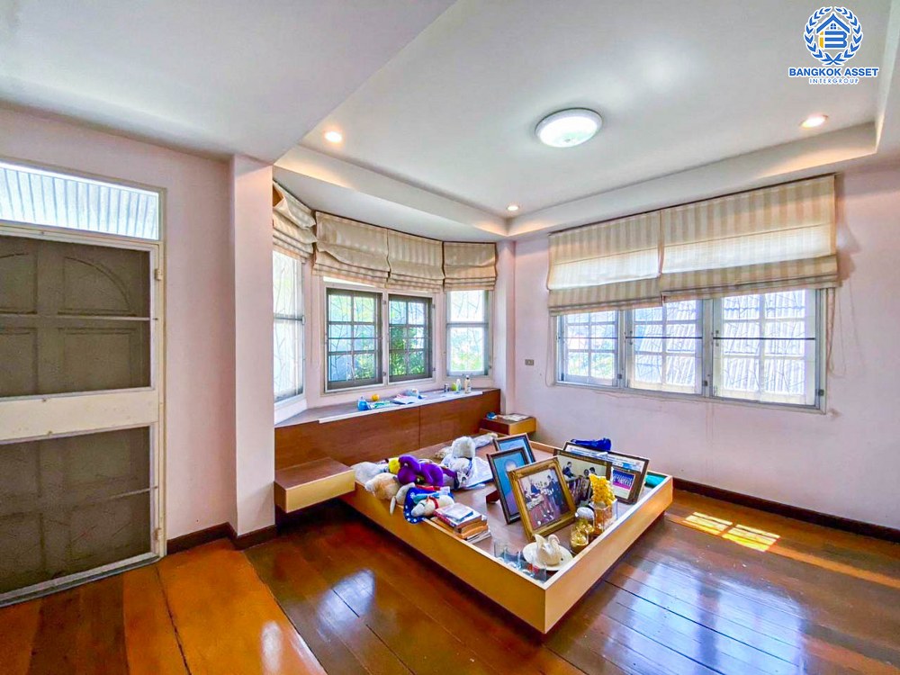 *****บ้านเดี่ยวมือสอง โครงการ คลองกุ่มนิเวศน์ เสรีไทย เนื้อที่ 50 ตร.ว. ฟังก์ชัน 4 ห้องนอน 3 ห้องน้ำ 3 ที่จอดรถ พื้นที่กว้างกว้าง ครอบครัวใหญ่อยู่สบาย บนทำเลเดินทางสะดวก เชื่อมต่อถนนวงแหวน(ฝั่งตะวันออก) ถนนเสรีไทย ใกล้รถไฟฟ้าสายสีเหลือง "สถานีหัวหมาก"