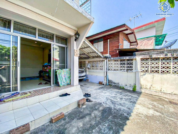 *****บ้านเดี่ยวมือสอง โครงการ คลองกุ่มนิเวศน์ เสรีไทย เนื้อที่ 50 ตร.ว. ฟังก์ชัน 4 ห้องนอน 3 ห้องน้ำ 3 ที่จอดรถ พื้นที่กว้างกว้าง ครอบครัวใหญ่อยู่สบาย บนทำเลเดินทางสะดวก เชื่อมต่อถนนวงแหวน(ฝั่งตะวันออก) ถนนเสรีไทย ใกล้รถไฟฟ้าสายสีเหลือง "สถานีหัวหมาก"