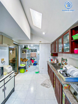 *****บ้านเดี่ยวมือสอง โครงการ อินโดไทย รัตนาธิเบศร์ เนื้อที่กว้างกว่า 100 ตร.ว. ฟังก์ชัน 5 ห้องนอน 4 ห้องน้ำ 4 ที่จอดรถ บ้านหลังใหญ่ ภายในสภาพดีเยี่ยม บนทำเลเดินทางสะดวก เชื่อมต่อถนนรัตนาธิเบศร์ ใกล้รถไฟฟ้าสายสีม่วง "สถานีบางกระสอ" และจุดขึ้นทางด่วน "งามวงศ์วาน"