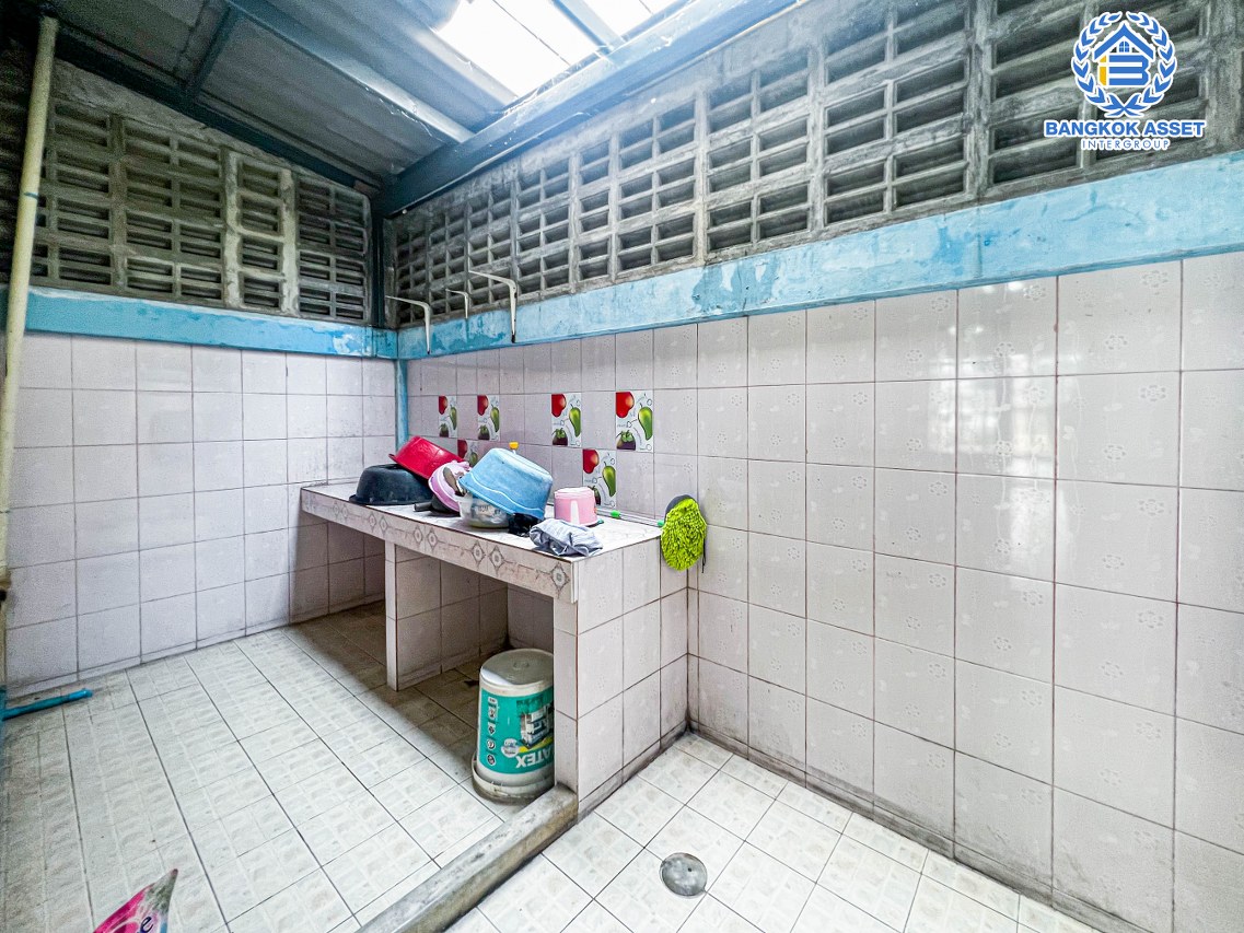 *****ทาวน์เฮ้าส์มือสองกรุงเทพมหานคร หมู่บ้าน กลอรี่เฮ้าส์ รามอินทรา65 เนื้อที่ 16 ตร.ว. ฟังก์ชัน 3 ห้องนอน 2 ห้องน้ำ 1 ที่จอดรถ บ้านสภาพดี บนทำเลเยี่ยม ใกล้รถไฟฟ้าสายในอนาคตสีชมพู "สถานีรามอินทรา 40" และจุดขึ้นทางด่วน "ฉลองรัช" จองเลย!