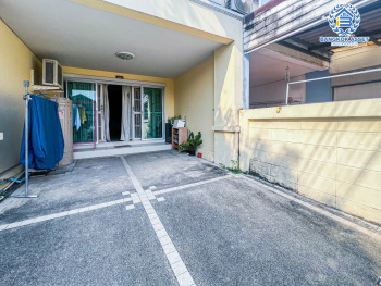 *****ทาวน์เฮ้าส์มือสองกรุงเทพมหานคร หมู่บ้าน กลอรี่เฮ้าส์ รามอินทรา65 เนื้อที่ 16 ตร.ว. ฟังก์ชัน 3 ห้องนอน 2 ห้องน้ำ 1 ที่จอดรถ บ้านสภาพดี บนทำเลเยี่ยม ใกล้รถไฟฟ้าสายในอนาคตสีชมพู "สถานีรามอินทรา 40" และจุดขึ้นทางด่วน "ฉลองรัช" จองเลย!