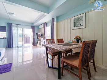 *****ทาวน์เฮ้าส์มือสอง โครงการ อินดี้ บางใหญ่ หลังมุม เนื้อที่กว้าง 26.70 ตร.ว. ฟังก์ชัน 2 ห้องนอน 3 ห้องน้ำ 2 ที่จอดรถ สภาพภายในดูใหม่มาก บนทำเลเดินทางสะดวก เชื่อมต่อถนนกาญจนาภิเษก ถนนรัตนาธิเบศร์ ใกล้รถไฟฟ้าสายสีม่วง "สถานีตลาดบางใหญ่" และจุดขึ้นทางด่วน "ศรีรัช"