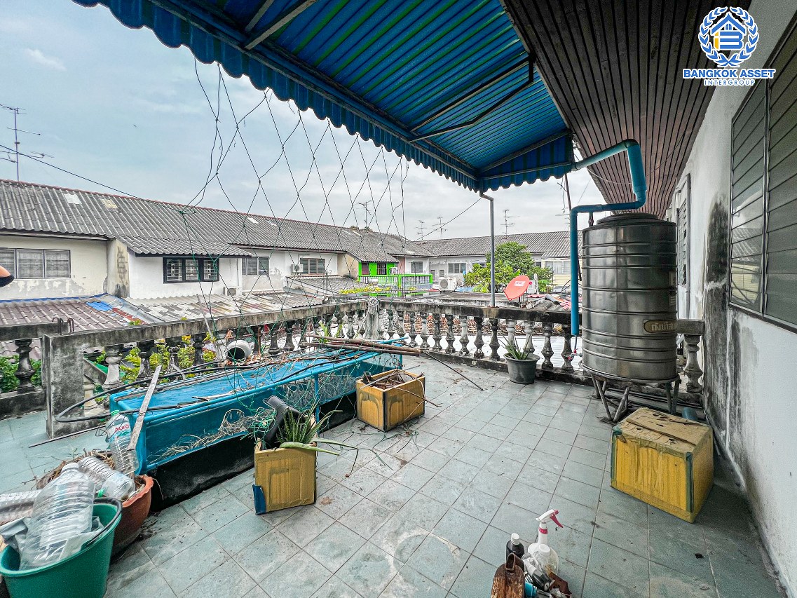 *****ทาวน์เฮ้าส์มือสองนนทบุรี หมู่บ้าน เปี่ยมสุข แจ้งวัฒนะ-ปากเกร็ด เนื้อที่กว้างถึง 28.2 ตร.ว. ฟังก์ชัน 2 ห้องนอน 1 ห้องน้ำ 1 ที่จอดรถ เนื้อที่เยอะ ถนนกว้าง หน้าบ้านไม่ชนใคร บนทำเลแห่งการเดินทาง ใกล้รถไฟฟ้าสายสีชมพู "สถานีปากเกร็ด" และทางด่วน "แจ้งวัฒนะ" จองเลย!