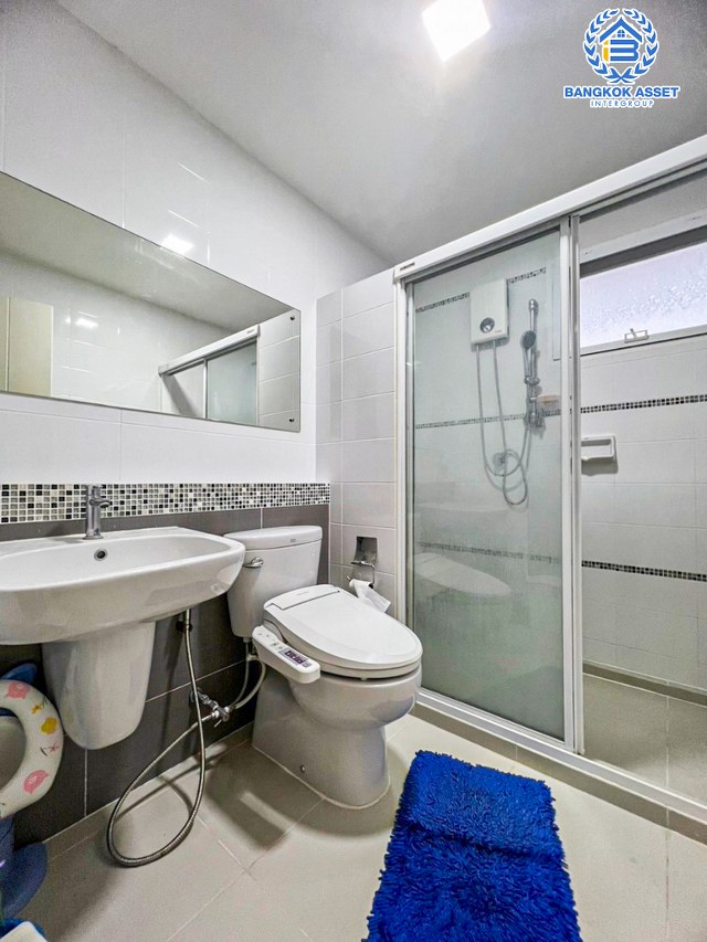 *****บ้านเดี่ยวมือสองกรุงเทพมหานคร โครงการ มัณฑนา กัลปพฤกษ์-วงแหวน เนื้อที่กว้างขวางเกือบ 58 ตร.ว. ฟังก์ชัน 3 ห้องนอน 3 ห้องน้ำ 2 ที่จอดรถ บ้านเนื้อที่เยอะ สภาพสวย บนทำเลเดินทางสะดวก ติด ถนนกาญจนาภิเษก 20 นาทีถึงรถไฟฟ้าสายสีน้ำเงิน "สถานีหลักสอง" ใกล้ทางด่วน "ศรีรัช"