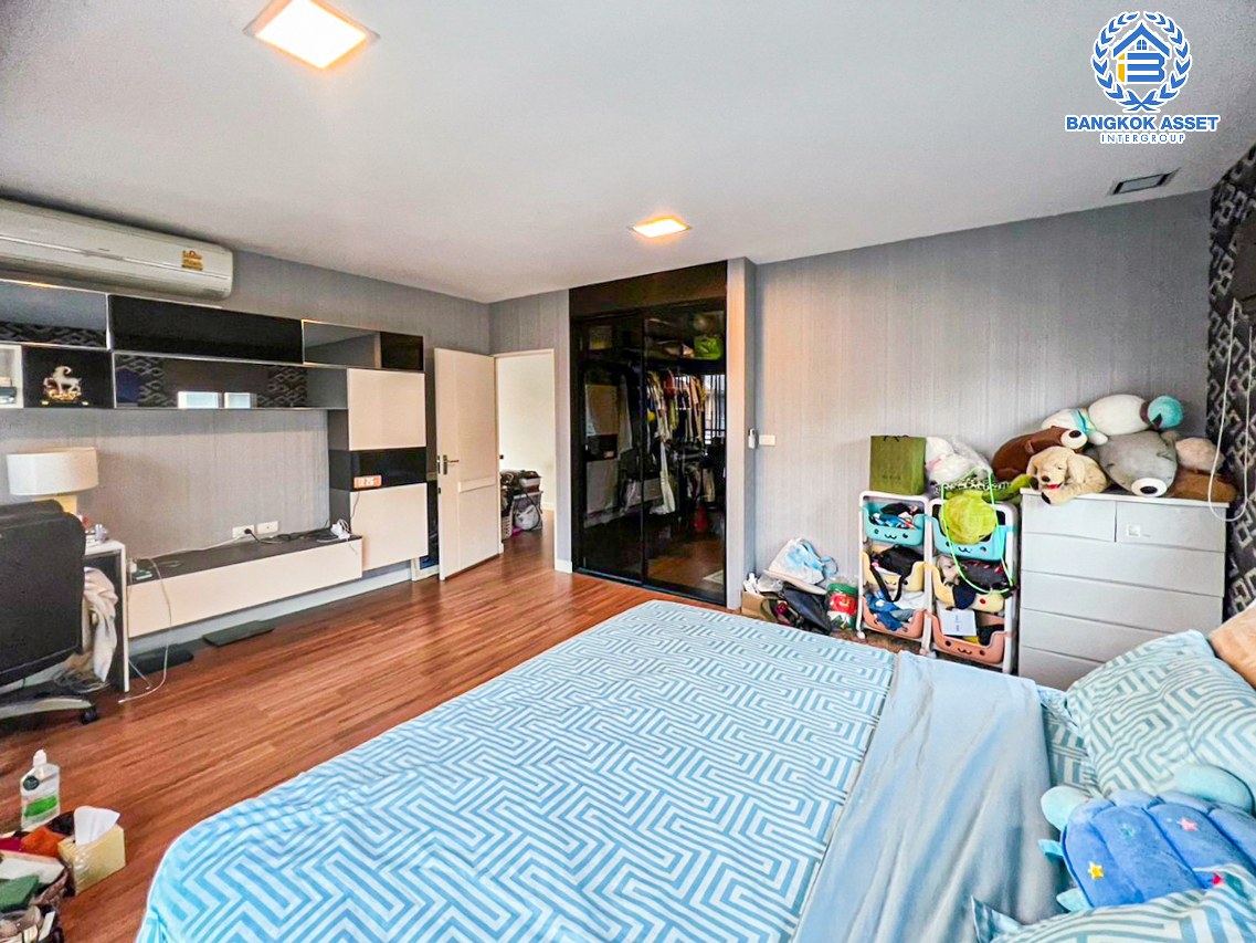 *****บ้านเดี่ยวมือสองกรุงเทพมหานคร โครงการ มัณฑนา กัลปพฤกษ์-วงแหวน เนื้อที่กว้างขวางเกือบ 58 ตร.ว. ฟังก์ชัน 3 ห้องนอน 3 ห้องน้ำ 2 ที่จอดรถ บ้านเนื้อที่เยอะ สภาพสวย บนทำเลเดินทางสะดวก ติด ถนนกาญจนาภิเษก 20 นาทีถึงรถไฟฟ้าสายสีน้ำเงิน "สถานีหลักสอง" ใกล้ทางด่วน "ศรีรัช"