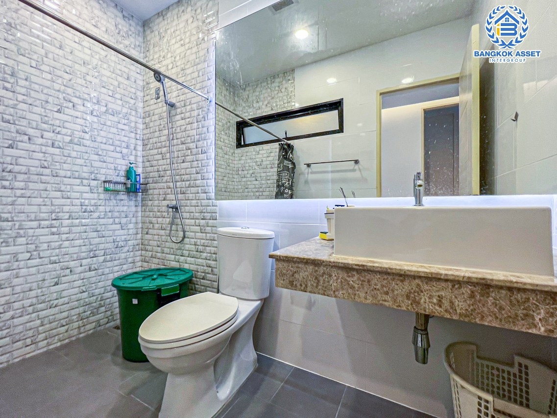 *****ทาวน์โฮม 3 ชั้นมือสองนนทบุรี โครงการ เฮ้าส์นิช แจ้งวัฒนะ หลังมุม! เนื้อที่กว้างขวางเกือบ 34 ตร.ว. ฟังก์ชัน 4 ห้องนอน 3 ห้องน้ำ 2 ที่จอดรถ บ้านสภาพใหม่ ตกแต่งสวย แถมฟรี! 4 เครื่องปรับอากาศ บนทำเลดี ใกล้รถไฟฟ้าสายสีชมพู "สถานีแจ้งวัฒนะ-ปากเกร็ด 28" และทางด่วน "บางโคล่-แจ้งวัฒนะ"