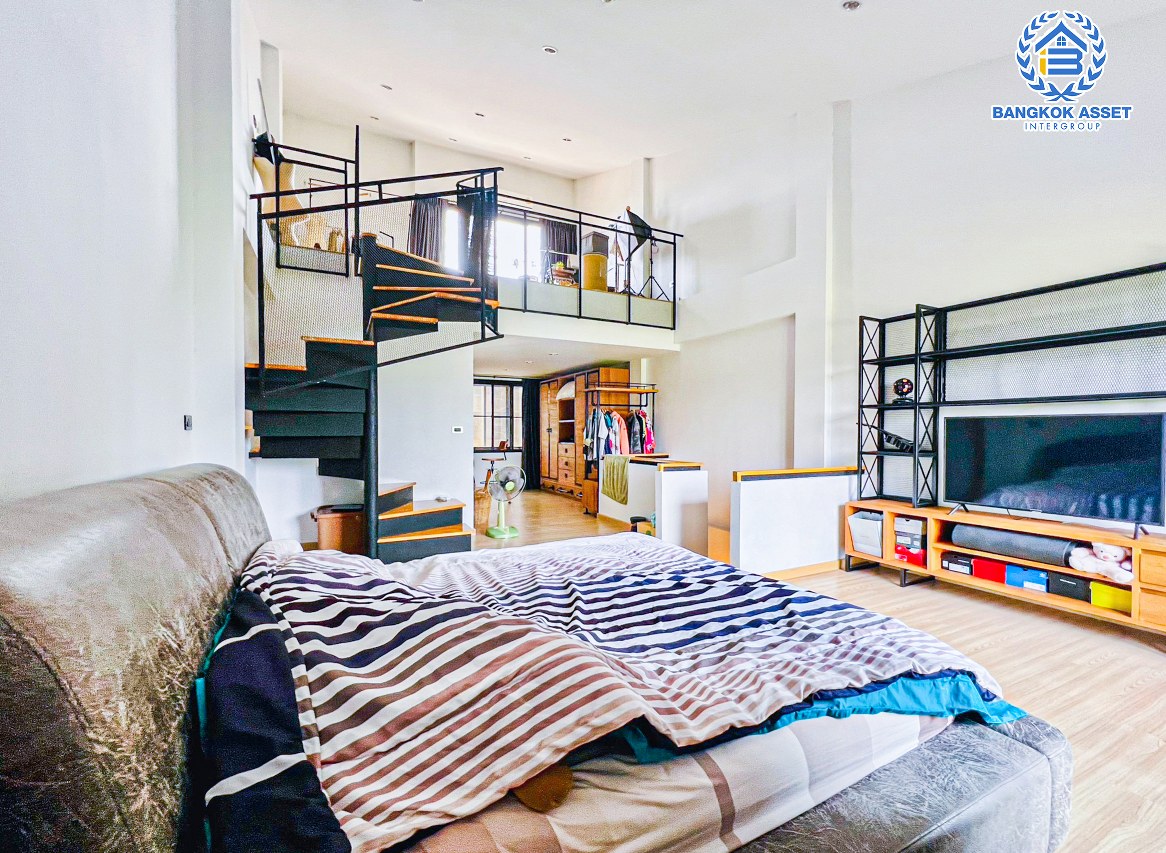 *****ทาวน์โฮม 3 ชั้นมือสองนนทบุรี โครงการ เฮ้าส์นิช แจ้งวัฒนะ หลังมุม! เนื้อที่กว้างขวางเกือบ 34 ตร.ว. ฟังก์ชัน 4 ห้องนอน 3 ห้องน้ำ 2 ที่จอดรถ บ้านสภาพใหม่ ตกแต่งสวย แถมฟรี! 4 เครื่องปรับอากาศ บนทำเลดี ใกล้รถไฟฟ้าสายสีชมพู "สถานีแจ้งวัฒนะ-ปากเกร็ด 28" และทางด่วน "บางโคล่-แจ้งวัฒนะ"