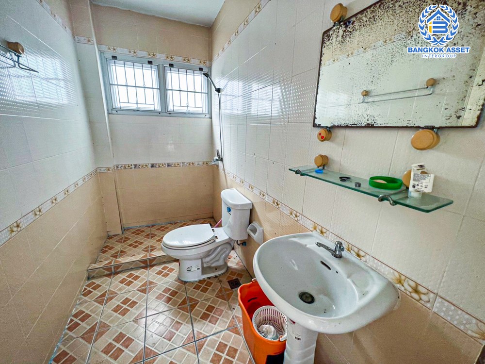 *****บ้านเดี่ยวมือสอง โครงการ โดมทอง วิลเลจ เนื้อที่ 55.20 ตร.ว. ฟังก์ชัน 3 ห้องนอน 2 ห้องน้ำ 1 ที่จอดรถ บ้านสภาพดีมาก พร้อมเข้าอยู่ได้ทันที บนทำเลเดินทางสะดวก เชื่อมต่อถนนรังสิต-ปทุมธานี ถนนคลองหลวง ใกล้รถไฟฟ้าสายสีแดง "สถานีรังสิต" และจุดขึ้นทางด่วน "บางพูน"