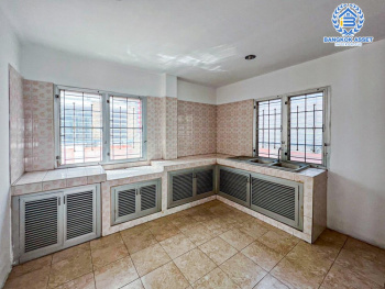 *****บ้านเดี่ยวมือสอง โครงการ โดมทอง วิลเลจ เนื้อที่ 55.20 ตร.ว. ฟังก์ชัน 3 ห้องนอน 2 ห้องน้ำ 1 ที่จอดรถ บ้านสภาพดีมาก พร้อมเข้าอยู่ได้ทันที บนทำเลเดินทางสะดวก เชื่อมต่อถนนรังสิต-ปทุมธานี ถนนคลองหลวง ใกล้รถไฟฟ้าสายสีแดง "สถานีรังสิต" และจุดขึ้นทางด่วน "บางพูน"