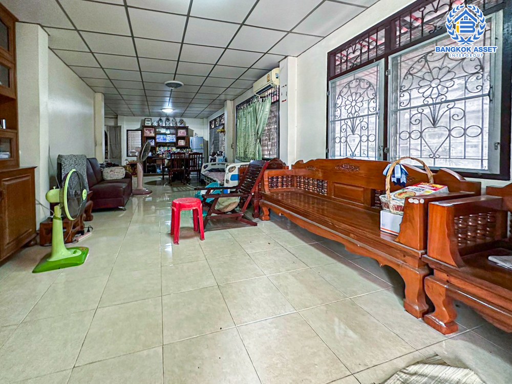 *****บ้านเดี่ยวมือสอง ซอยณรงค์กิจ รามอินทรา39 เนื้อที่ 63 ตร.ว. ฟังก์ชัน 4 ห้องนอน 3 ห้องน้ำ 4 ที่จอดรถ ภายในสภาพดีมาก พื้นที่รอบบ้านกว้างขวาง บนทำเลเดินทางสะดวก เชื่อมต่อถนนรามอินทรา ถนนสุขาภิบาล5 ถนนวัชรพล ใกล้รถไฟฟ้าสายสีชมพู "สถานีรามอินทรา กม.4"