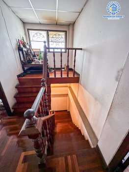 *****บ้านเดี่ยวมือสอง ซอยณรงค์กิจ รามอินทรา39 เนื้อที่ 63 ตร.ว. ฟังก์ชัน 4 ห้องนอน 3 ห้องน้ำ 4 ที่จอดรถ ภายในสภาพดีมาก พื้นที่รอบบ้านกว้างขวาง บนทำเลเดินทางสะดวก เชื่อมต่อถนนรามอินทรา ถนนสุขาภิบาล5 ถนนวัชรพล ใกล้รถไฟฟ้าสายสีชมพู "สถานีรามอินทรา กม.4"