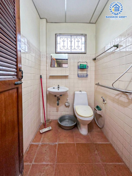 *****บ้านเดี่ยวมือสอง ซอยณรงค์กิจ รามอินทรา39 เนื้อที่ 63 ตร.ว. ฟังก์ชัน 4 ห้องนอน 3 ห้องน้ำ 4 ที่จอดรถ ภายในสภาพดีมาก พื้นที่รอบบ้านกว้างขวาง บนทำเลเดินทางสะดวก เชื่อมต่อถนนรามอินทรา ถนนสุขาภิบาล5 ถนนวัชรพล ใกล้รถไฟฟ้าสายสีชมพู "สถานีรามอินทรา กม.4"